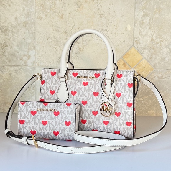 Michael Kors Handbags - Michael Kors Sheila SM Shoulder Bag + Wallet MK Light Cream ❤️